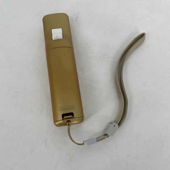 Nintendo Wii Legend Of Zelda Gold Remote - Picture 2 of 5